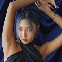 Fans Noticed New Friendship Tattoo Of MAMAMOO s HwaSa and WheeIn - 4