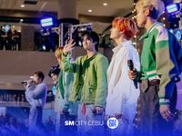 “HORI7ON Spreads Joy and Love at Fan Signing Event in SM City Cebu”