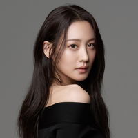 Claudia Kim