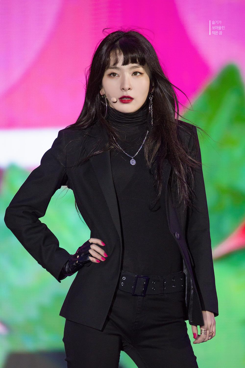 SeulGi, SeulGi Profile, SeulGi All Black, Red Velvet SeulGi