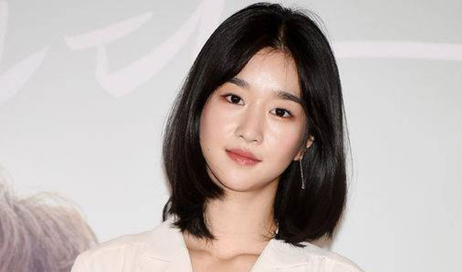 Seo YeJi Starts to Gain Popularity and Has a Hairstyle 