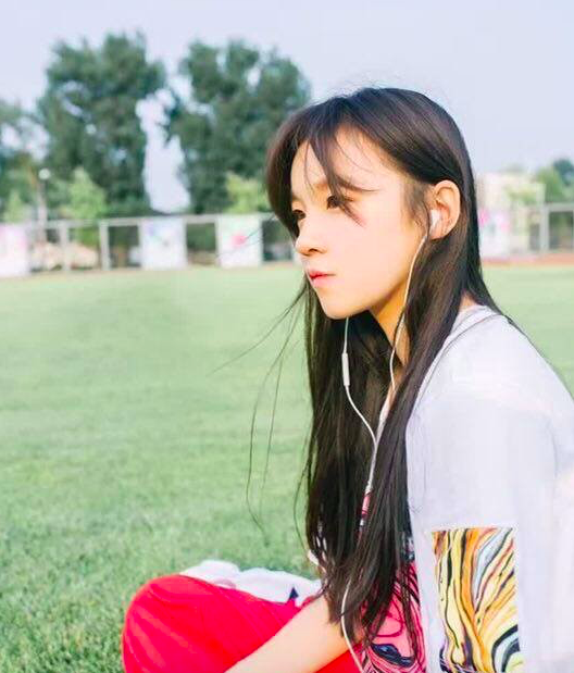 Past Photos Of (G)I-DLE YuQi's Surfaces Online  Kpopmap