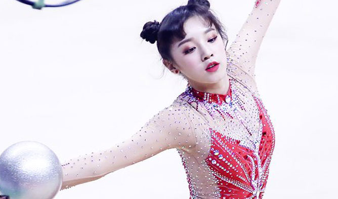 (G)I-DLE YuQi Is A Pretty Athlete For Rhythmic Gymnastics 