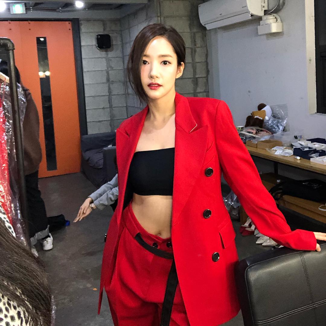 park-min-young-posts-a-girl-crush-picture-on-her-instagram