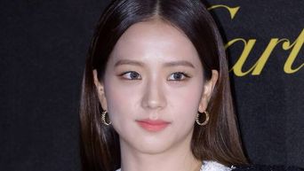 6 Times BLACKPINK s JiSoo Reminded Us Of Her Flower like Visuals - 9