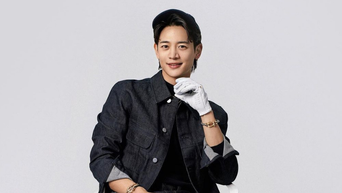 Male Korean Stars Who Have Rocked The Prada Triangle Bags - Kpopmap