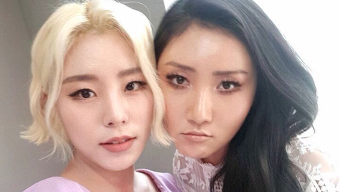 Fans Noticed New Friendship Tattoo Of MAMAMOO s HwaSa and WheeIn - 85