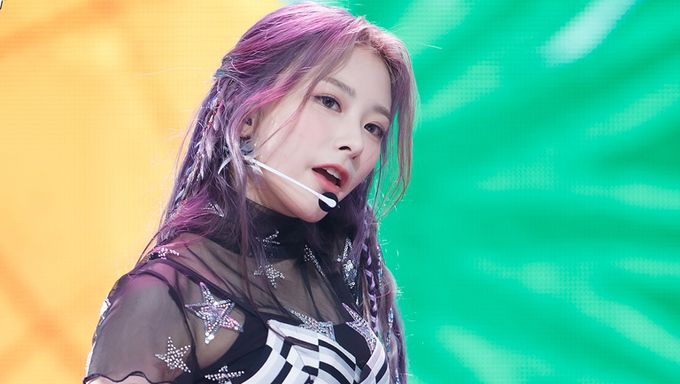 4 K-Pop Female Idols Leading The Trend Of Colourful Braided Hairstyle -  Kpopmap