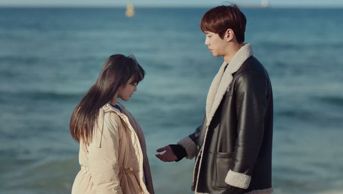 Weekly Drama Romantic Scene  U KISS s Jun Opens Up Jung JiSo s Heart On The Beach In  Imitation  - 28