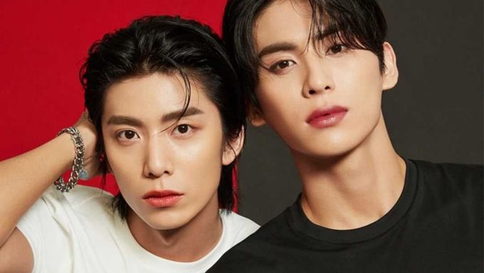 6 Instances That Prove That SF9 s Yoo TaeYang And HwiYoung Are The Perfect Lipstick Models - 77