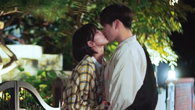 Kpopmap Romantic Pick  Chae SooBin   Kang Daniel Dive Into A Goodnight Kiss in  Rookie Cops  - 70