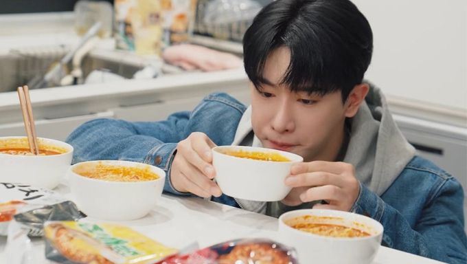 K Pop Idols Who Have Shown Us How To Make Delicious Bowl Of Ramen - 56