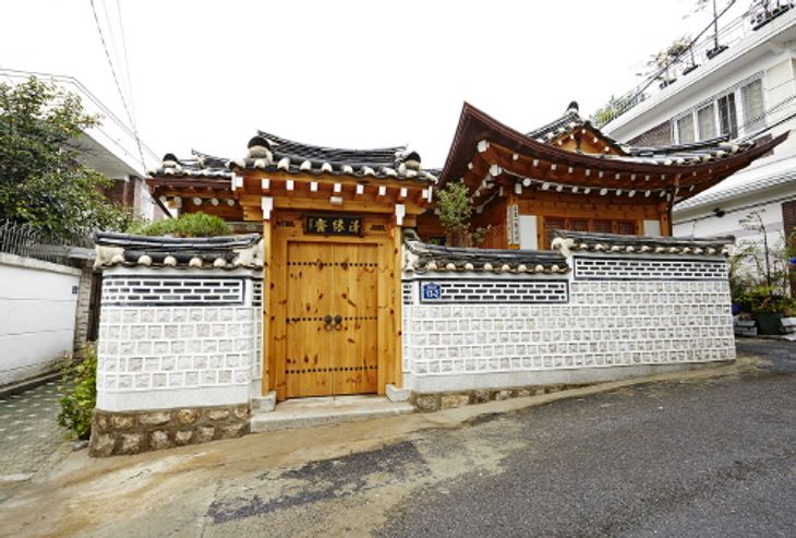 Cheong Yeon Jae Hanok Hotel [Korea Quality] / 청연재 [한국관광 품질인증]