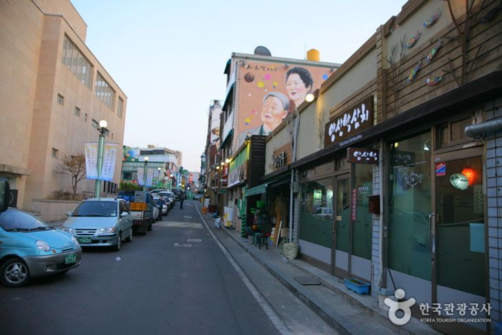 Dong-Incheon Samchi (Mackerel) Street (동인천 삼치거리)