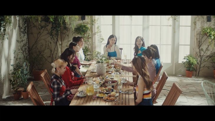 TWICE &#8211; Japan 8th Single &#8216;Kura Kura&#8217; Music Video