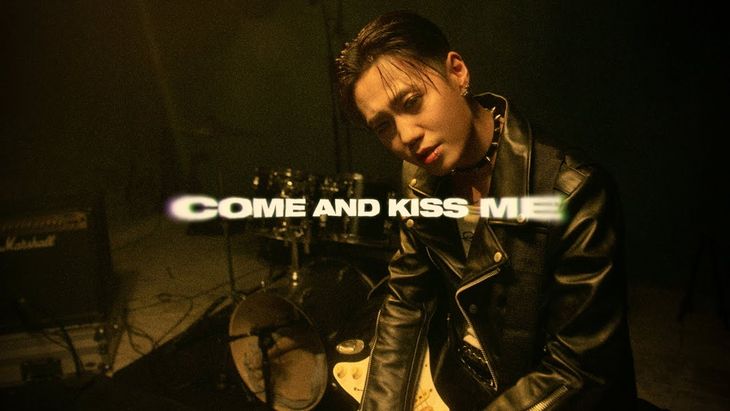 BLOO &#8211; &#8216;Come and kiss me&#8217; Official Music Video [ENG/CHN/JP]