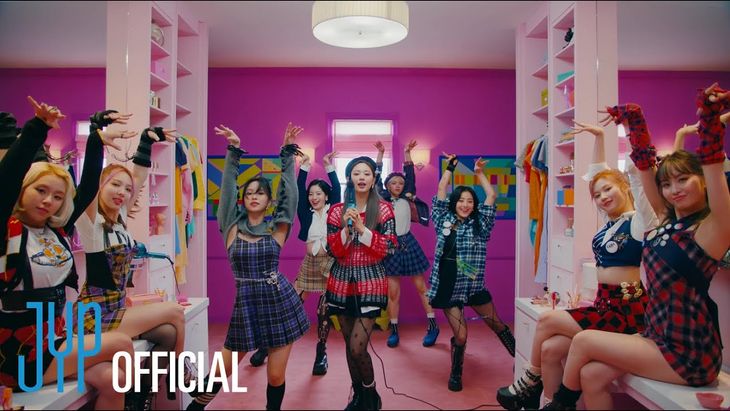 TWICE &#8211; &#8220;The Feels&#8221; M/V