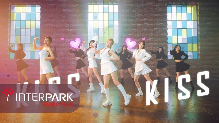 LABOUM &#8211; &#8216;Kiss Kiss&#8217; M/V