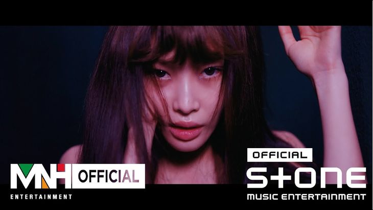 ChungHa &#8211; &#8216;Killing Me&#8217; MV