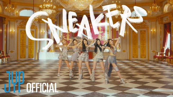 ITZY “SNEAKERS” M/V