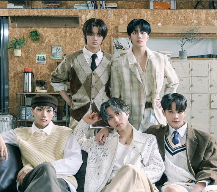 Eastshine releases concept photos for their upcoming 2nd mini album.