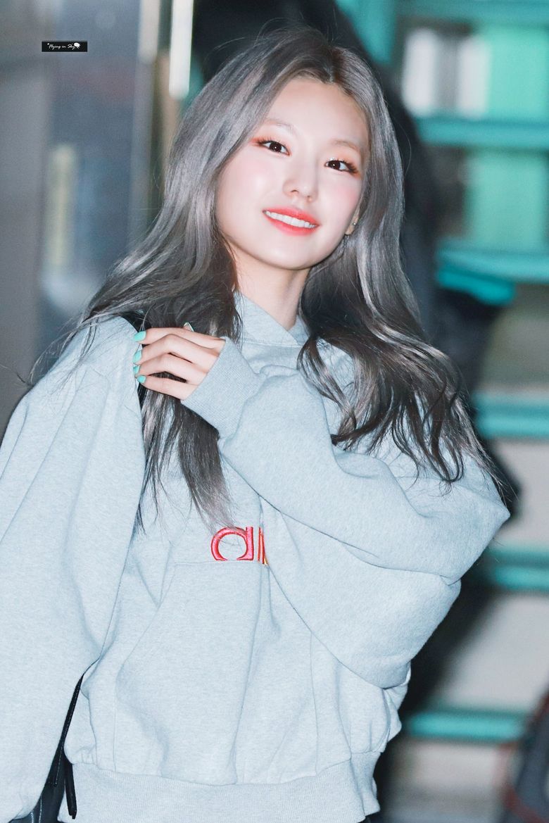  5 Female K-Pop Idols Who Looked Absolutely Stunning In Silver Hair