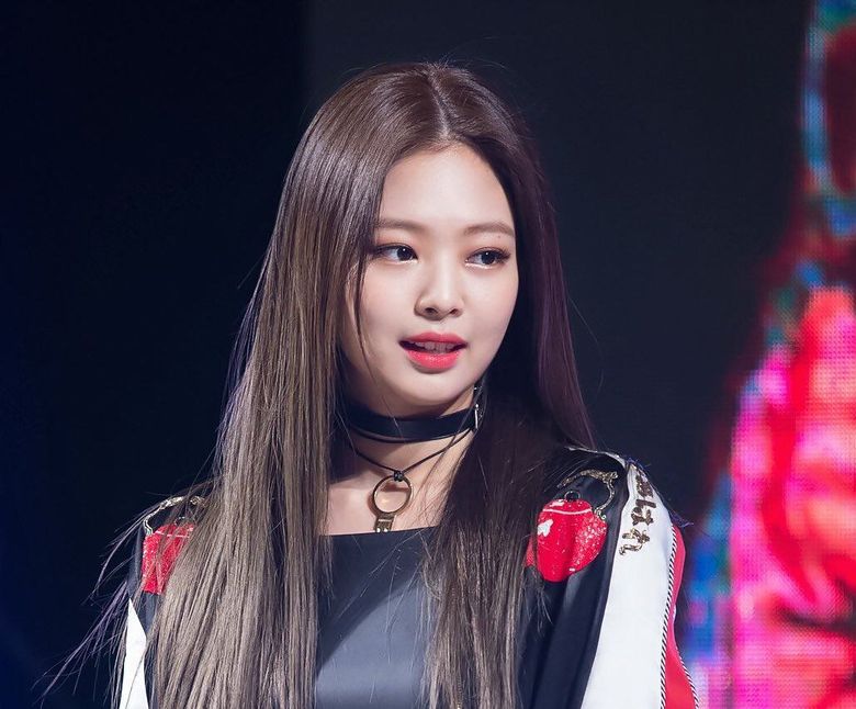 Female K-Pop Idols With The Fluffiest Cheeks