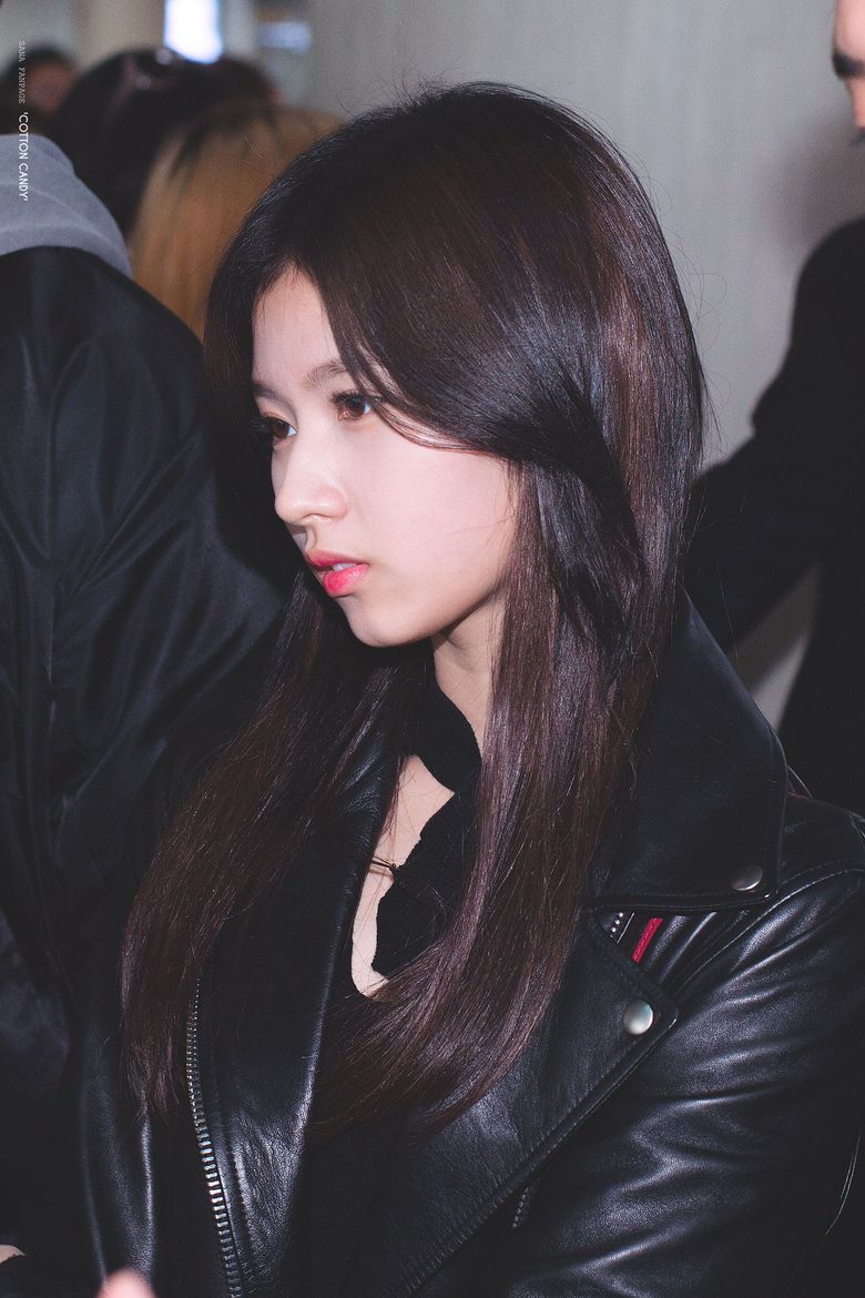 Female K-Pop Idols Wearing All Black Outfits