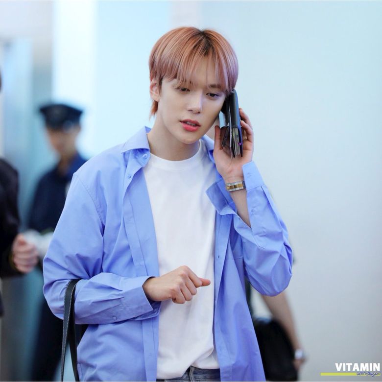 MONSTA X’s MinHyuk Casual Boyfriend Fashion At The Airport