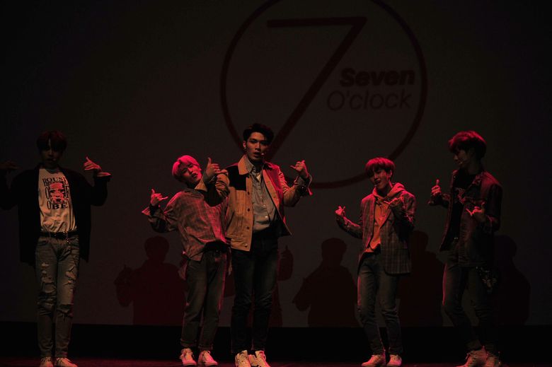 Exclusive Photography From 7 O'clock "#7" Showcase