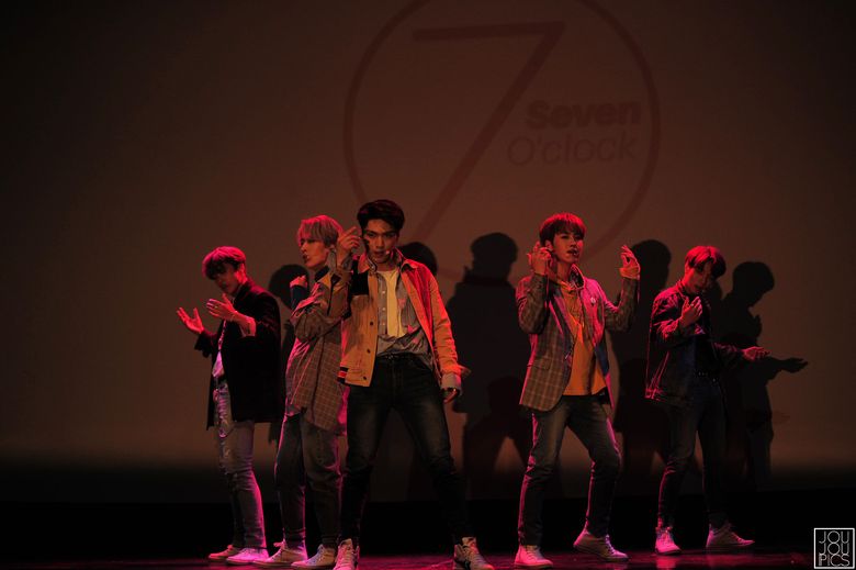 Exclusive Photography From 7 O'clock "#7" Showcase