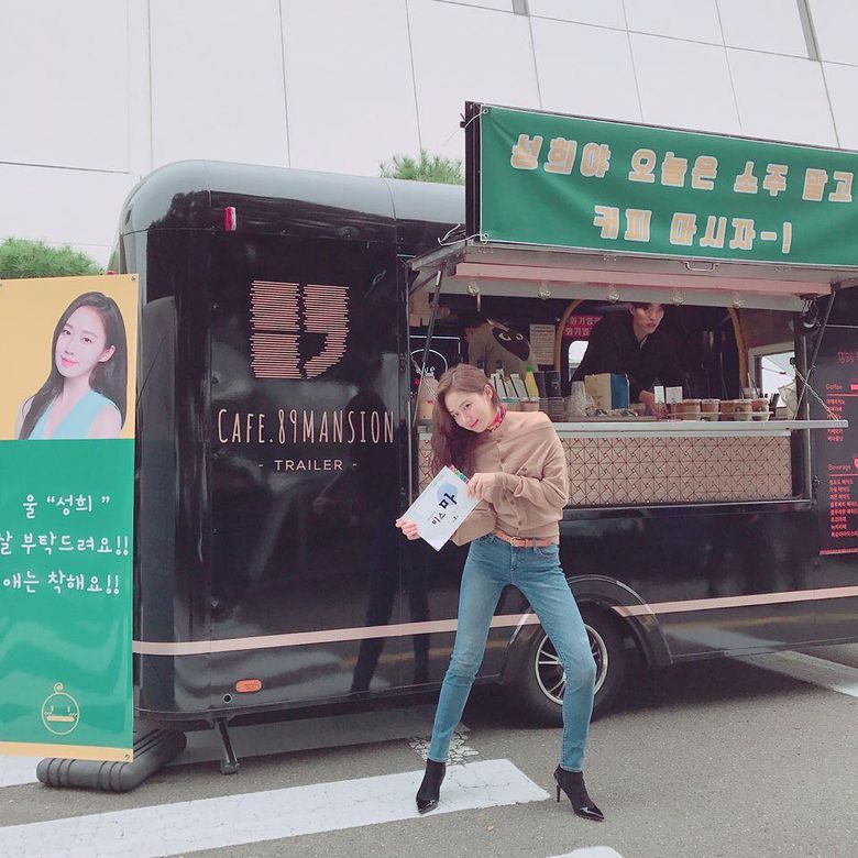 Hallyu Star Lee JongSuk's Heartwarming Generosity and Loyalty