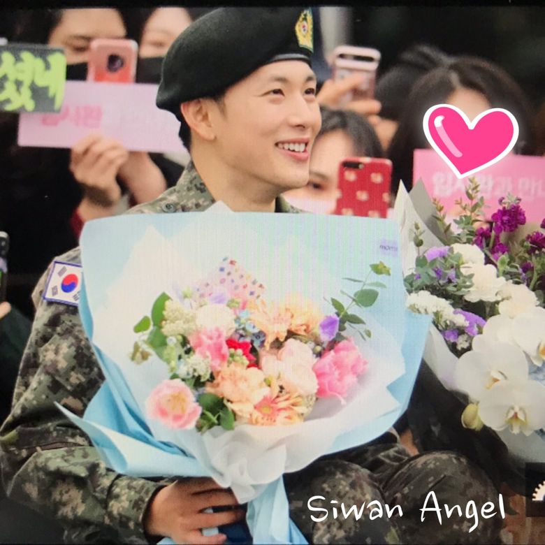 Im SiWan Completes His Military Service With Smiles On His Face