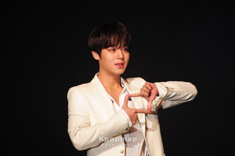 Exclusive Review: Park JiHoon 1st Mini Album [O'CLOCK] Press Showcase