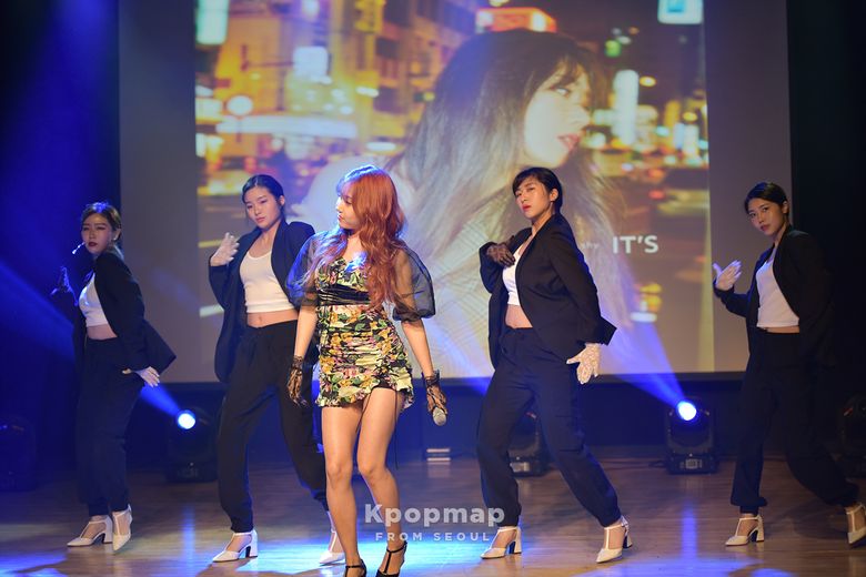 Exclusive Photos: IT'S 14th Single "Don't Be Shy" Showcase