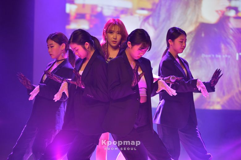 Exclusive Photos: IT'S 14th Single "Don't Be Shy" Showcase