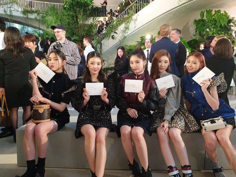 ITZY Shares Their English Names With Fans On V-Live