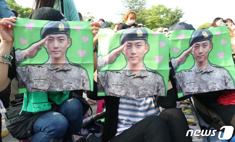  2PM’s Ok TaecYeon AKA Captain Korea Is Finally Discharged From The Military