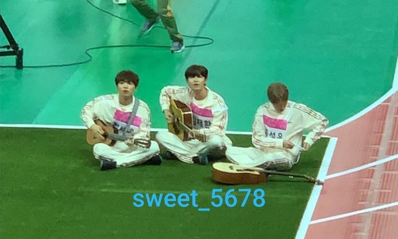 The 3 Idols Playing Guitar At "ISAC 2020" Seollal Recording