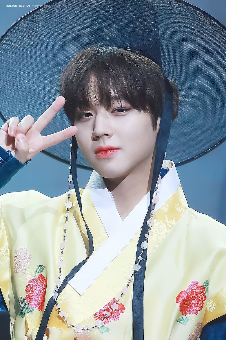 29 K Pop Idols And Groups Who Look Fabulous In Traditional And Modern Hanbok  - 41