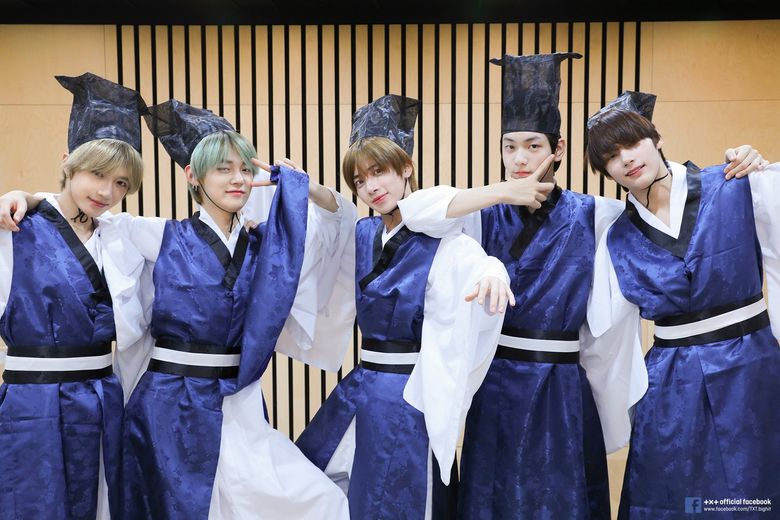 29 K Pop Idols And Groups Who Look Fabulous In Traditional And Modern Hanbok  - 24