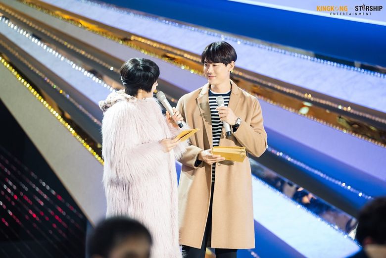  40th Blue Dragon Film Awards’s MC Yoo YeonSeok! His Day☆