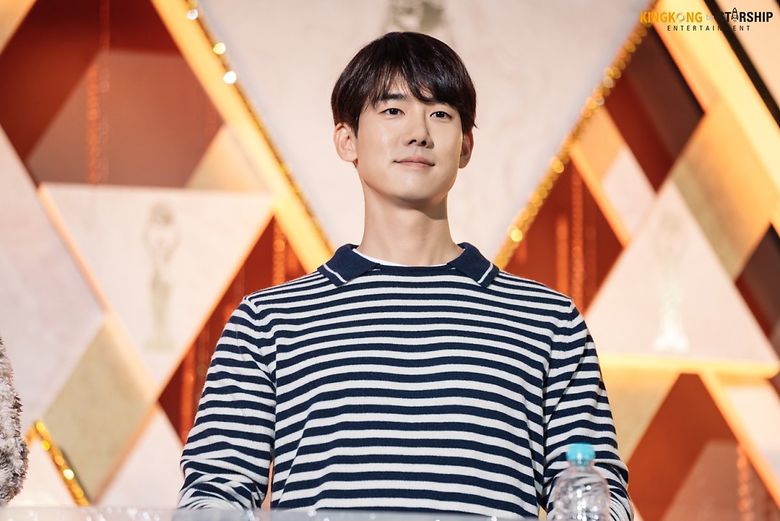  40th Blue Dragon Film Awards’s MC Yoo YeonSeok! His Day☆