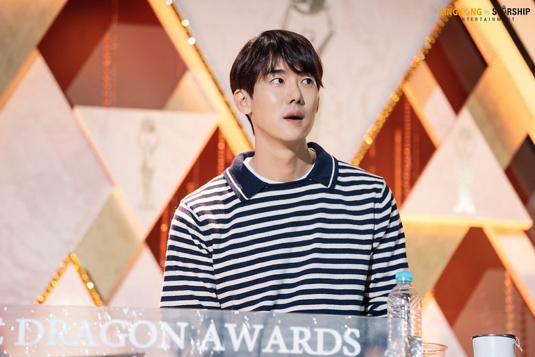  40th Blue Dragon Film Awards’s MC Yoo YeonSeok! His Day☆