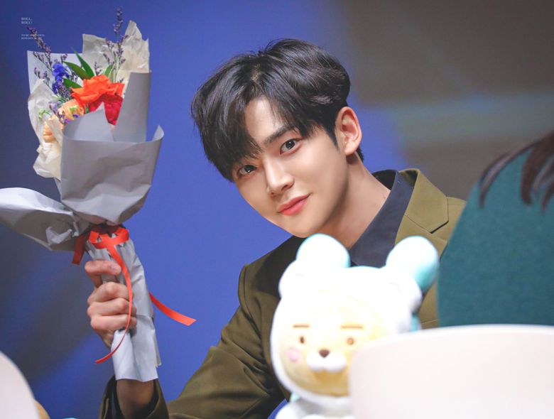  5 Male K-Pop Idols Who You Wish You Can Spend 'Rose Day' With