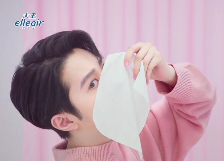 Netizens Are Amazed Once Again By Lai KuanLin's Visuals In Tissue Commercial