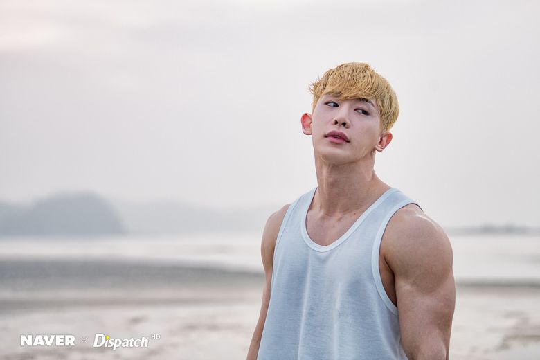 WonHo Takes Breathtaking Pictures By Sunset Beach  - 61