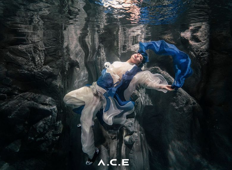 A C E s Jun   Chan Stun With Beautiful Underwater Pictures With Hanbok For  HJZM  The Butterfly Phantasy   - 40