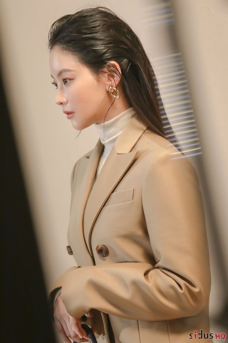 Oh YeonSeo, Photoshoot Behind-the-Scene - Part 1 - Trends - In 