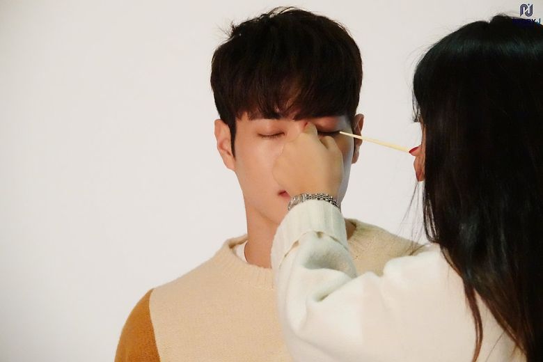 Story J Rookie Actor Lee KyungJae Profile Photo Shoot Behind-The-Scenes - Part 1